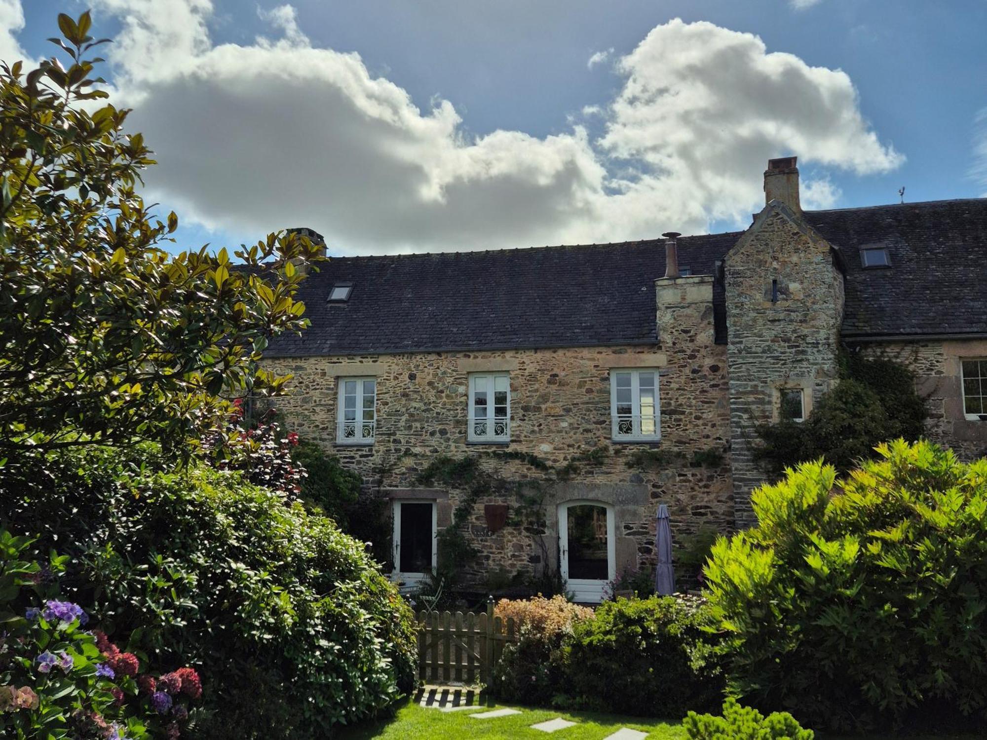 Gite De Charme Au Manoir Du Plessis-Quinquis Sainte-Seve Zewnętrze zdjęcie